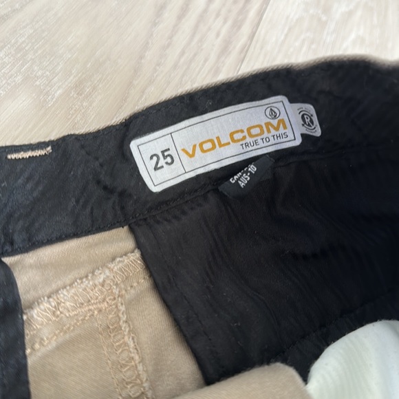 Volcom boys khaki pants - Picture 5 of 10